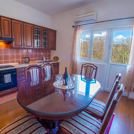 公寓 Train Station