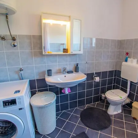 公寓 Train Station