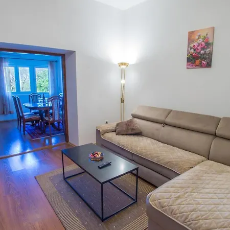 Apartment Train Station *