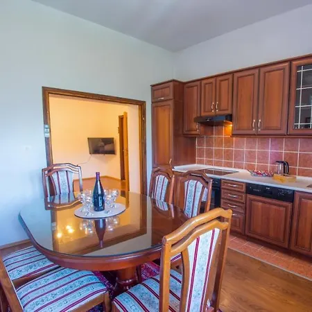 Train Station Apartman *